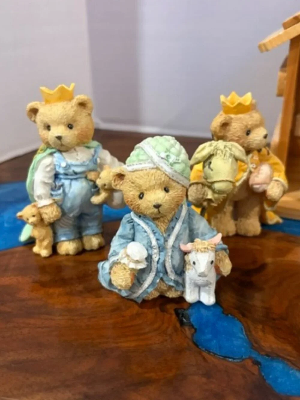 Cherished Teddies 11 Piece Nativity Set with Creche